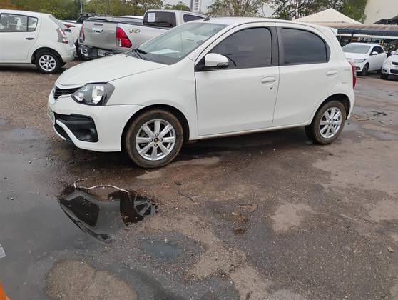 TOYOTA ETIOS 1.5 X PLUS 16V FLEX 4P AUTOMÁTICO